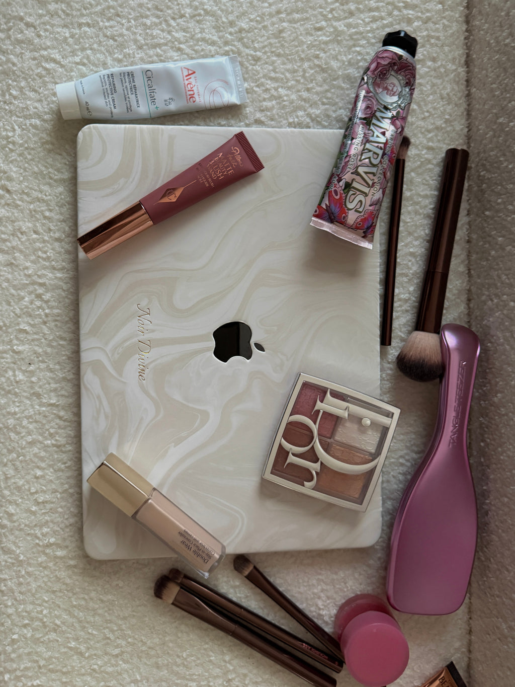 Valge keeris sülearvutikate