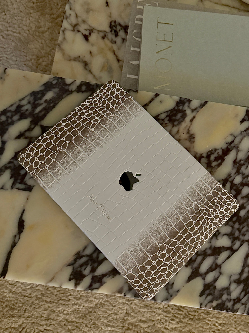 Pruun-valge kroko arvutikate